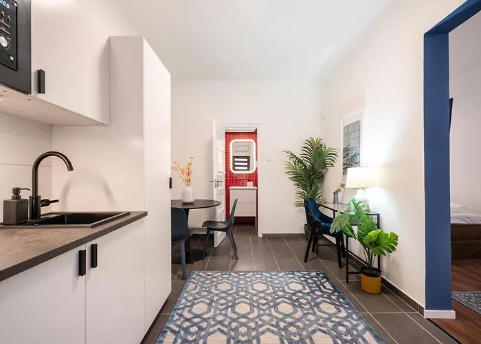 R10- Boutique Apartments, Location. By Bqa Appartamento
